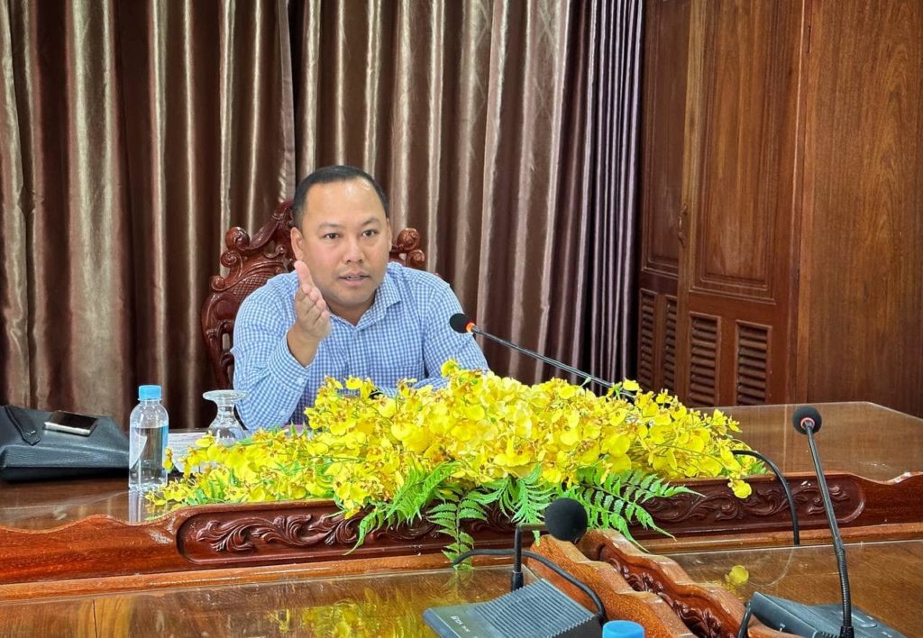លោក ឡុង ឌីម៉ង់ អភិបាលរងខេត្តព្រះសីហនុ បានអញ្ជើញដឹកនាំប្រជុំណែនាំពាក់ព័ន្ធនឹងការប្រគុំតន្ត្រី នាឱកាសបុណ្យចូលឆ្នាំប្រពៃណីជាតិខ្មែរ