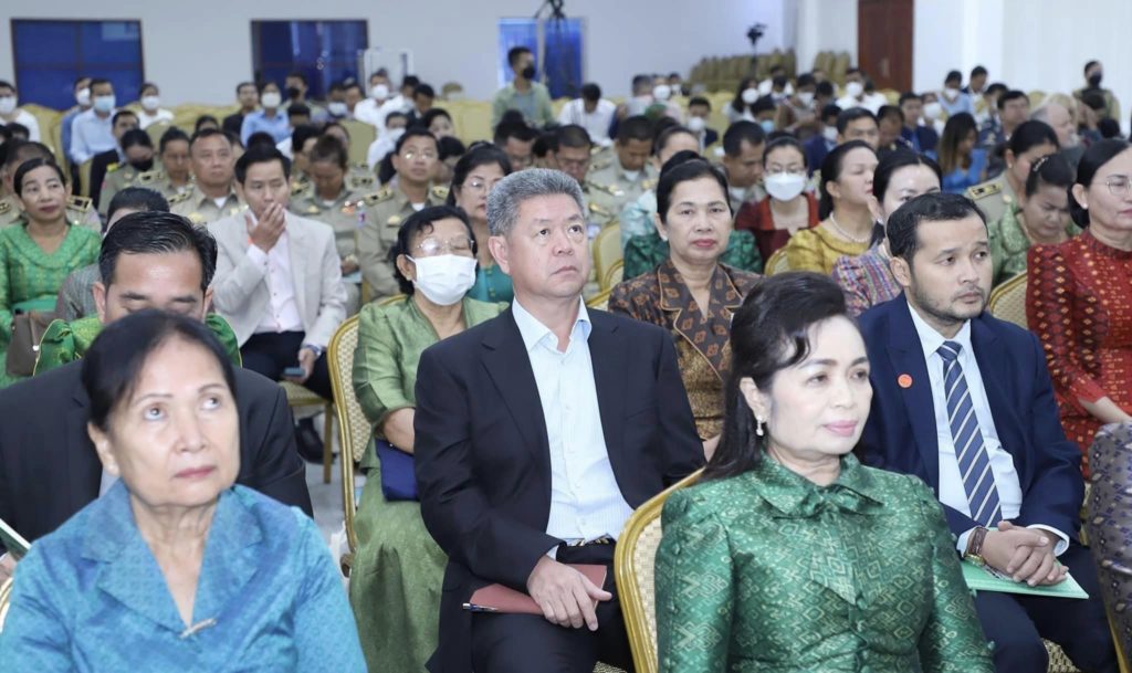 ឯកឧត្តម គួច ចំរើន អភិបាល នៃគណៈអភិបាលខេត្តព្រះសីហនុ បានអញ្ជើញចូលរួមក្នុងពិធីផ្សព្វផ្សាយរបាយការណ៍ជាតិ ស្ដីពីការងារប្រយុទ្ធប្រឆាំងអំពើជួញដូរមនុស្ស ឆ្នាំ២០២២