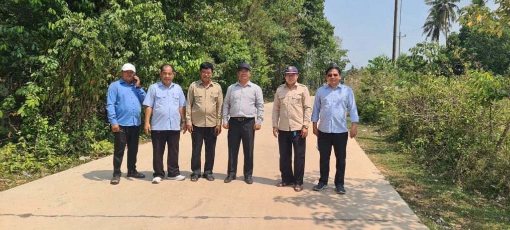 ព្រឹកថ្ងៃទី០២ ខែមីនា ឆ្នាំ២០២៣ បានដឹកនាំមន្ត្រីបច្ចេកទេសខេត្ត ចុះពិនិត្យ និងវាយតម្លៃគម្រោងមូលនិធិឃុំ សង្កាត់ មានឃុំព្រៃនប់ ឃុំទួលទទឹង ឃុំអូរជ្រៅ និងឃុំបឹងតាព្រហ្ម ស្រុកព្រៃនប់ ខេត្តព្រះសីហនុ។