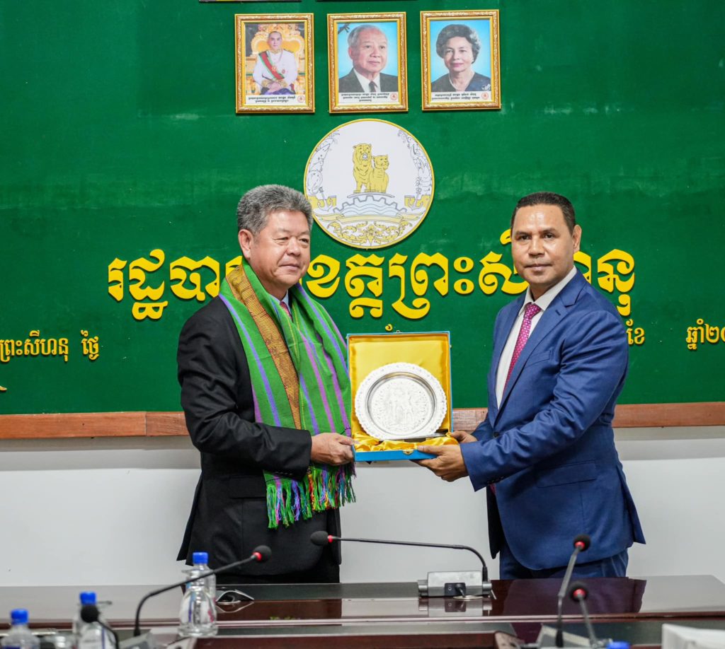 ឯកឧត្តម អើម៉ីនី គូប៉ា ឡូប៉ស (Ermenegilo Kupa Lopes) ឯកអគ្គរដ្ឋទូត នៃសាធារណរដ្ឋប្រជាធិបតេយ្យទីម័រឡេស្ត បានកោតសរសើរខេត្តព្រះសីហនុ មានការអភិវឌ្ឍរីកចម្រើននាពេលបច្ចុប្បន្ន