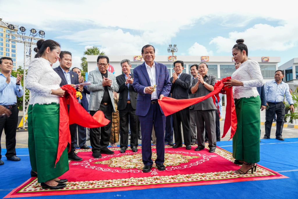 ឯកឧត្តមបណ្ឌិត ថោង ខុន រដ្ឋមន្ត្រីក្រសួងទេសចរណ៍ អញ្ជើញសម្ពោធបើកឱ្យប្រើប្រាស់ជាផ្លូវការកំពង់ផែទេសចរណ៍ខេត្តព្រះសីហនុ