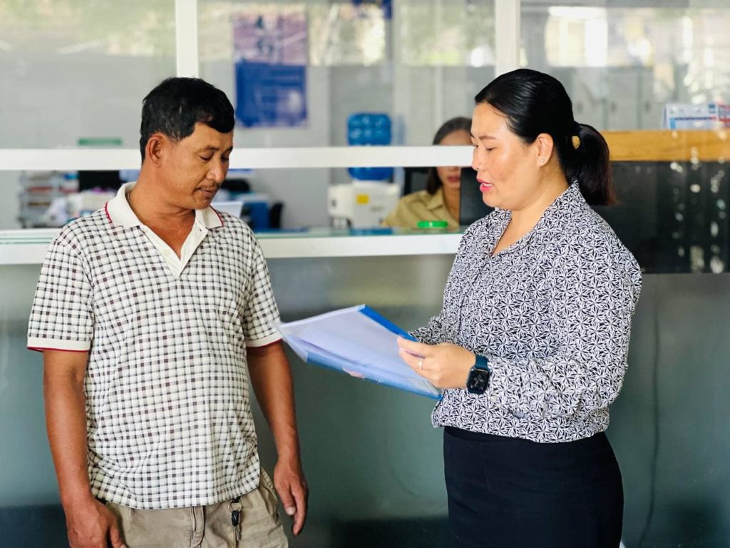 សូមអរគុណ លោក ធូ ឆៃលុយ មានអាស័យដ្ឋានបច្ចុប្បន្ន ភូមិ៣ សង្កាត់លេខ១ ក្រុងព្រះសីហនុ ជាប្រជានេសាទទី១ ដែលបានមកចុះបញ្ជីសម្គាល់នាវានេសាទ