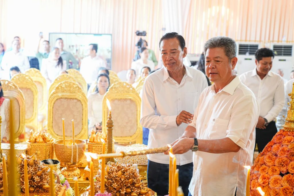 រដ្ឋបាលខេត្តព្រះសីហនុ បានប្រារព្ធពិធីបុណ្យអង្គកឋិនទានសាមគ្គី ដង្ហែទៅកាន់វត្តគិរីជលសារ កោះរ៉ុង