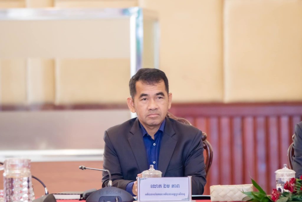 លោក​ ឯម​ ភាព​ លោក​ យុន​ លីនណេ​ និងលោក​ សុខ​ វណ្ណា​ បានធ្វេីជាសហប្រធានអង្គសិក្ខាសាលាបណ្តុះបណ្តាល​ ស្តីពី​ “ទស្សនកិច្ចសិក្សាស្វែងយល់ពីការអភិវឌ្ឍទីក្រុងឆ្លាតទីក្រុងសៀមរាប​ និងគំនិតផ្តួចផ្តេីមក្នុងការរៀបចំយុទ្ធសាស្ត្រអភិវឌ្ឍទីក្រុងឆ្លាតខេត្តព្រះសីហនុ