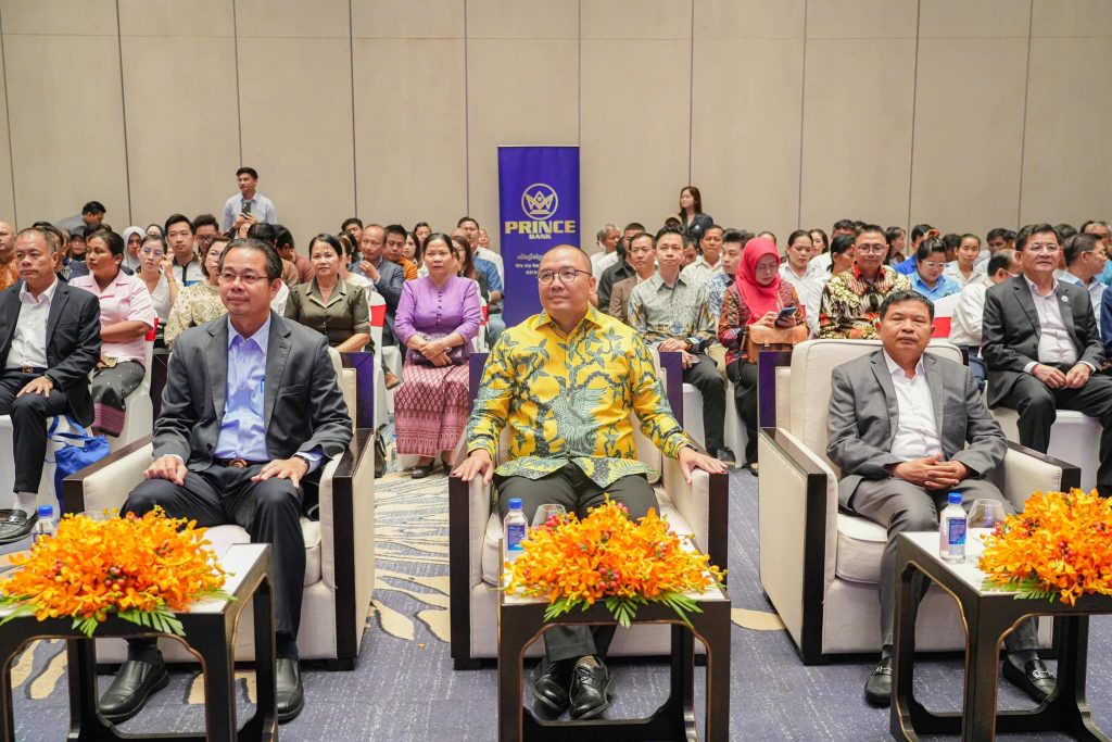ឯកឧត្តមបណ្ឌិត សាន់តូ ដារម៉ូស៊ូម៉ារតូ ឯកឧត្តមវេជ្ជបណ្ឌិត ពាស់ ម៉ូស្លីម និងលោក ម៉ាង ស៊ីណេត អញ្ជើញបើកកម្មវិធីអប់រំសុខភាពដែលរៀបចំដោយស្ថានទូតឥណ្ឌូនេស៊ីប្រចាំព្រះរាជាណាចក្រកម្ពុជា