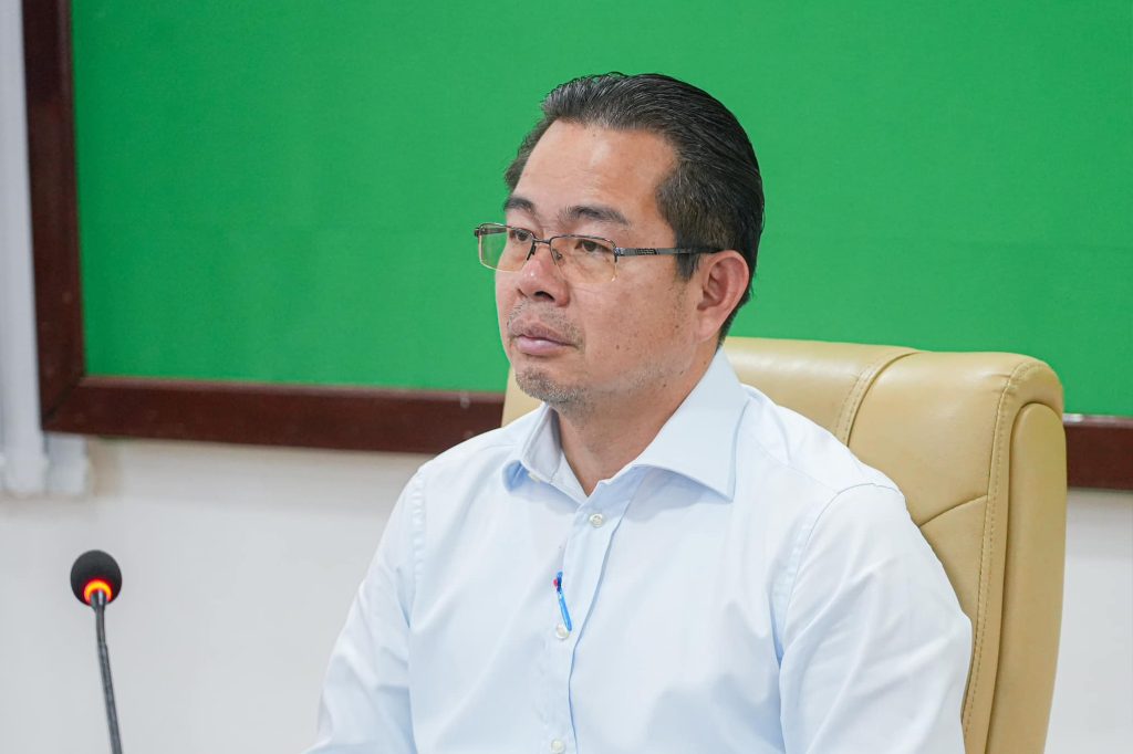 ព្រឹកថ្ងៃទី១៩ ខែកញ្ញា ឆ្នាំ២០២៤ ឯកឧត្តម ម៉ាង ស៊ីណេត អភិបាល នៃគណៈអភិបាលខេត្តព្រះសីហនុ បានដឹកនាំកិច្ចប្រជុំពិភាក្សាការត្រៀមធ្វើបទបង្ហាញអំពីសមិទ្ធផលសម្រេចបាន និងទិសដៅការងាររបស់រដ្ឋបាលខេត្តព្រះសីហនុ នៅទីស្តីការក្រសួងមហាផ្ទៃ