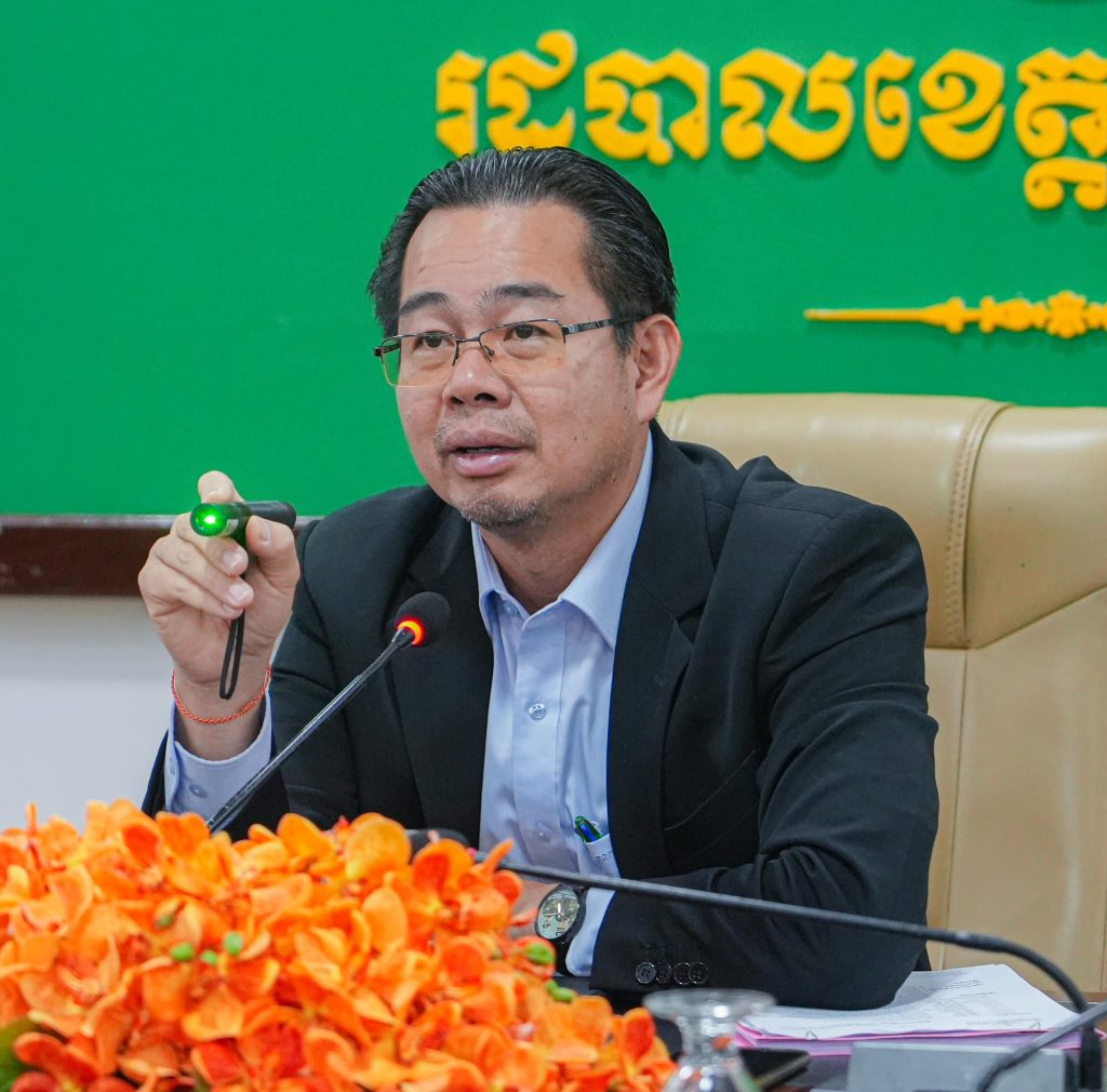ឯកឧត្តម ម៉ាង ស៊ីណេត អភិបាល នៃគណៈអភិបាលខេត្តព្រះសីហនុ បានអញ្ជើញដឹកនាំក្នុងកិច្ចប្រជុំពិភាក្សាការងារស្តីពីការបន្តស្ថាបនាស្ថានីយ៍បណ្តាញខ្សែកាប្លិ៍អុបទិកអាទិភាពនៃគម្រោង FMIS