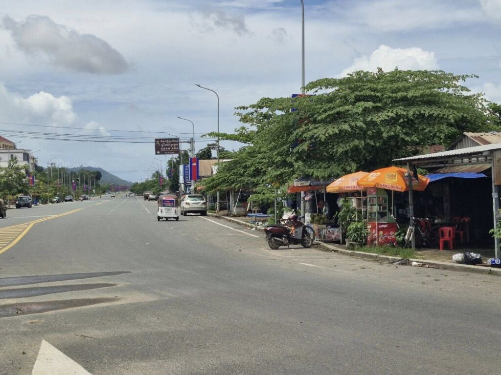 រដ្ឋបាលខេត្តព្រះសីហនុ សូមជម្រាបជូន លោក-លោកស្រី ជាប្រជាពលរដ្ឋដែលរស់នៅតាមដងផ្លូវ ជាប់របងអាកាសយានដ្ឋានអន្តរជាតិខេត្តព្រះសីហនុ