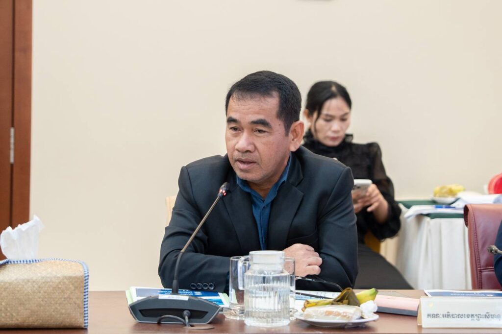 លោក ឯម ភាព បានអញ្ជើញចូលរួមកិច្ចប្រជុំក្រុមការងារ ដើម្បីពិនិត្យលើការស្នើការលើកទឹកចិត្ត ការអនុគ្រោះការសម្រួលនីតិវិធី និងការសម្របសម្រួលដោះស្រាយវិវាទរបស់គម្រោងវិនិយោគ និង ធុរកិច្ចក្នុងខេត្តព្រះសីហនុ