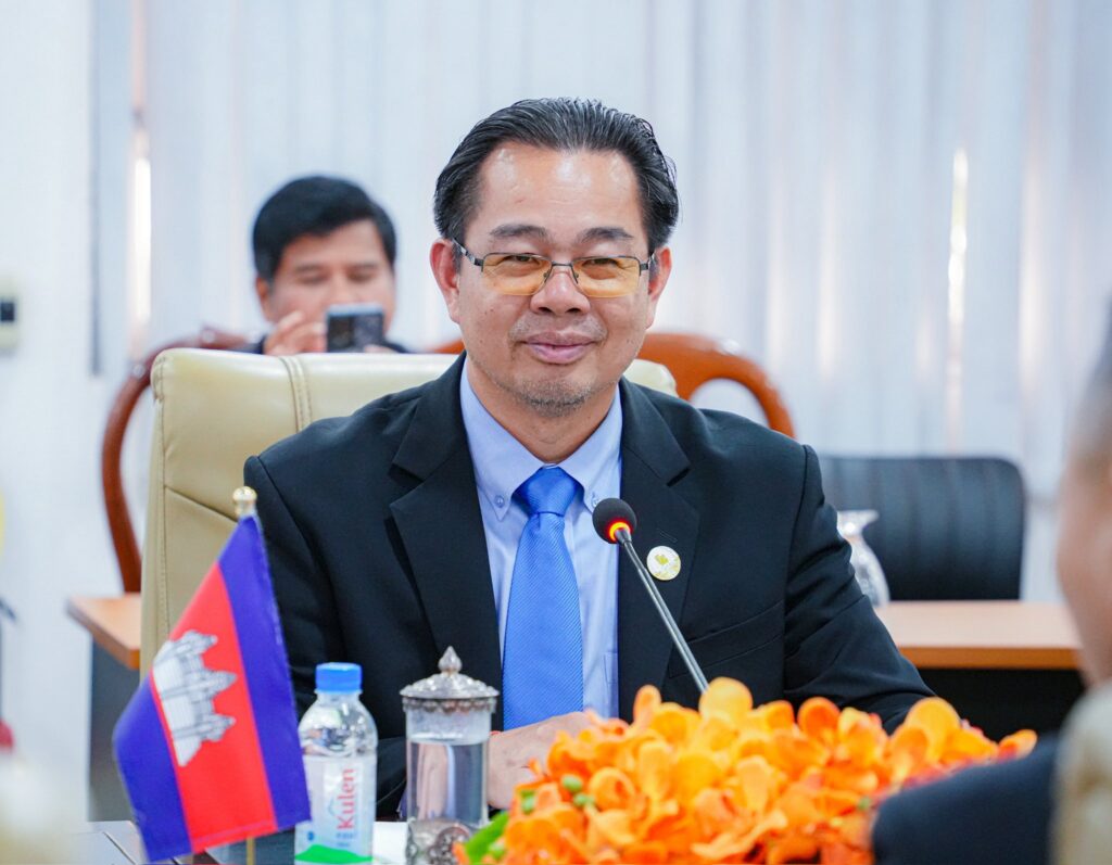 ឯកឧត្តម ម៉ាង ស៊ីណេត បានអញ្ជើញទទួលជួបសម្តែងការគួរសម និងពិភាក្សាការងារជាមួយឯកឧត្តម Park Il (ផាក អ៊ីល)