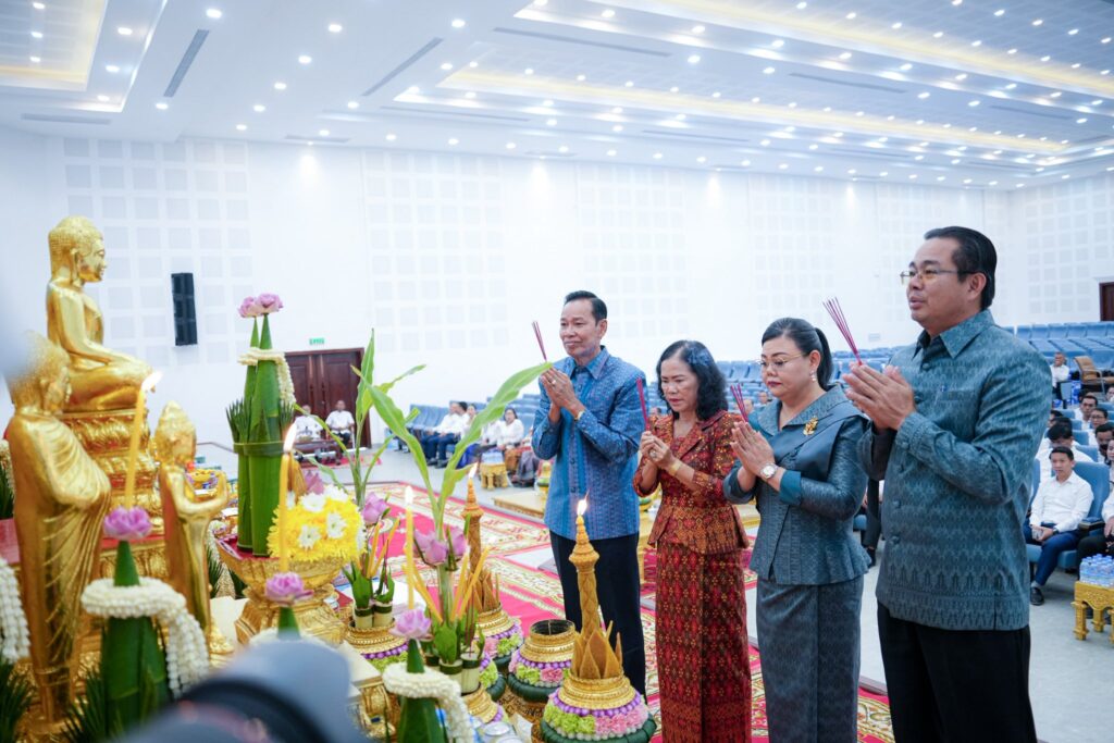 ឯកឧត្តម វង្ស ផាណាត និងលោកជំទាវ និងឯកឧត្តម ម៉ាង ស៊ីណេត និងលោកជំទាវ បានអញ្ជើញជាអធិបតីក្នុងពិធីចម្រើព្រះបរិត្តពុទ្ធជ័យមង្គល បុណ្យចូលឆ្នាំថ្មី ប្រពៃណីជាតិខ្មែរ ឆ្នាំមមី អដ្ឋស័ក ព.ស.២៥៧០ គ.ស.២០២៦