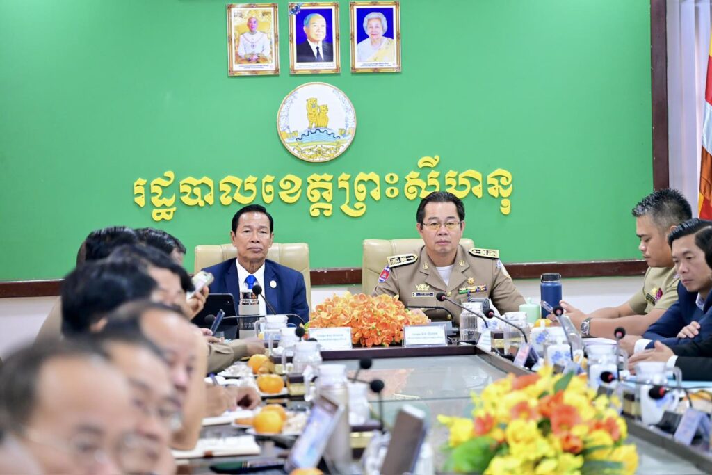 ឯកឧត្តម វង្ស ផាណាត និងឯកឧត្តម ម៉ាង ស៊ីណេត បានអញ្ជើញចូលរួមក្នុងកិច្ចប្រជុំពេញអង្គគណៈរដ្ឋមន្ត្រី ក្រោមអធិបតីភាពដ៏ខ្ពង់ខ្ពស់ សម្តេចមហាបវរធិបតី ហ៊ុន ម៉ាណែត
