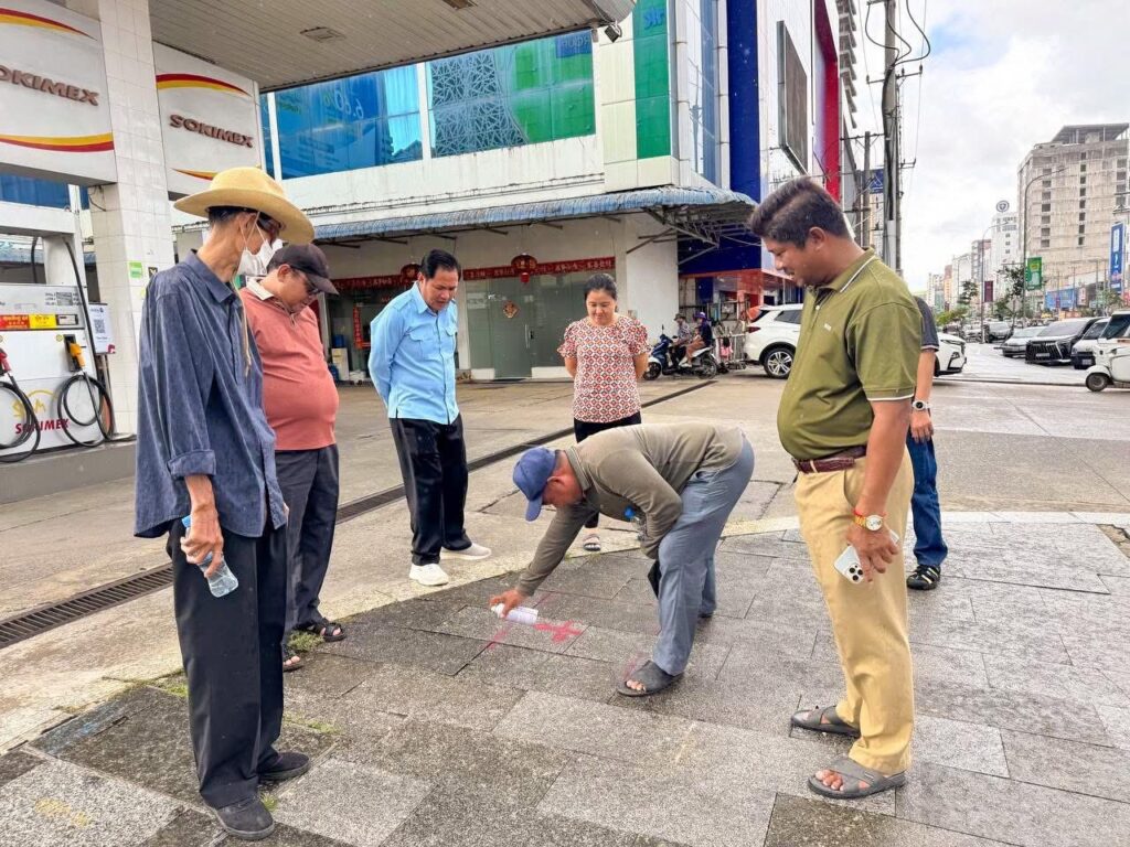 លោក​ សាមុត​ សុធារិទ្ធ​ ដឹកនាំមន្ត្រីជំនាញ​ អង្គភាពពាក់ព័ន្ធ ចុះពិនិត្យវឌ្ឍនភាពការដាំដេីមឈេី​ក្នុងក្រុងព្រះសីហនុ​