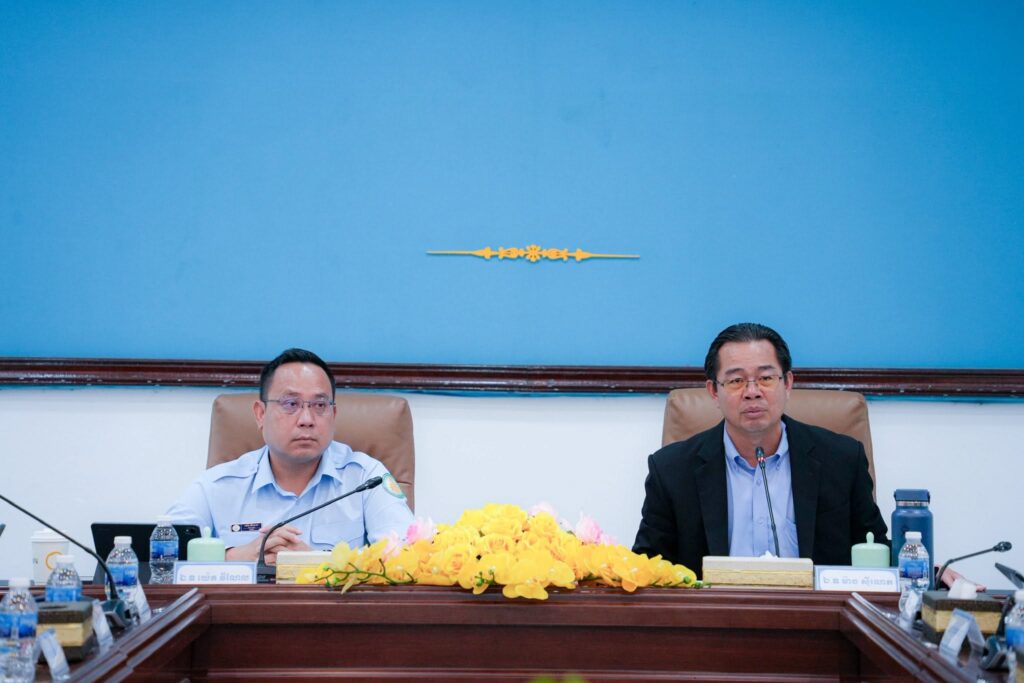 ឯកឧត្តម ម៉ាង ស៊ីណេត និងឯកឧត្តមបណ្ឌិត​ យ៉េត វីណែល បានអញ្ជើញដឹកនាំក្នុងកិច្ចប្រជុំបូកសរុប និងដាក់ទិសដៅការងារបន្ត ក្រោមកិច្ចសហការរវាងគណៈបញ្ជាការឯកភាពរដ្ឋបាលខេត្តព្រះសីហនុ និងក្រុមការងារទី២ នៃក្រុមការងារចម្រុះចំណុះលេខាធិការដ្ឋាន គ.ប.ឆ.ប.