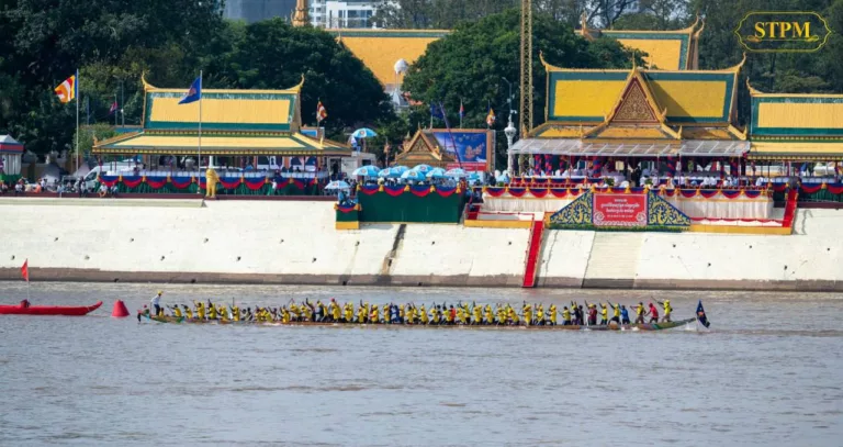 ទិទ្ធភាពព្រះរាជពិធីបុណ្យអុំទូក បណ្ដែតប្រទីប អកអំបុក និងសំពះព្រះខែ រសៀលថ្ងៃអាទិត្យ ទី២៦ វិច្ឆិកា ២០២៣